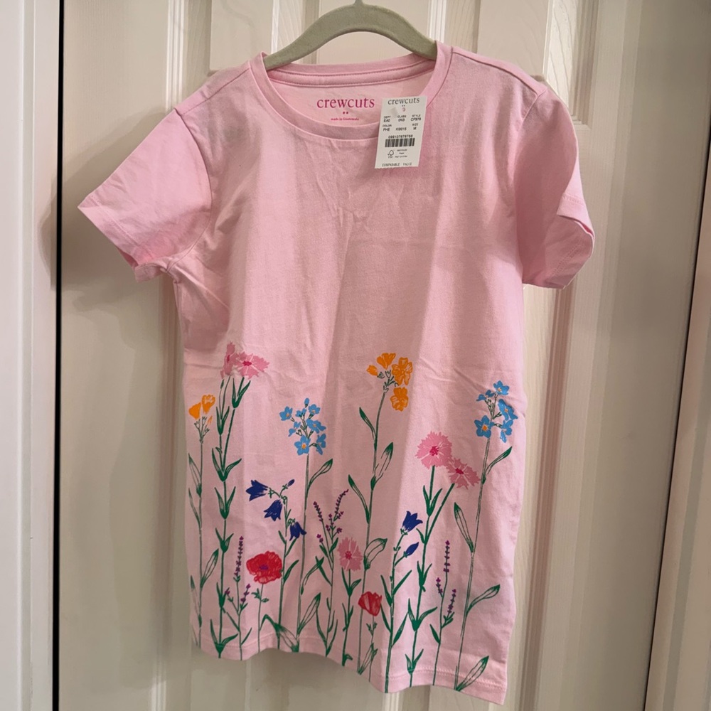 NWT Crewcuts Girls’ Floral-Hem Graphic Tee
Size: M (8-9)